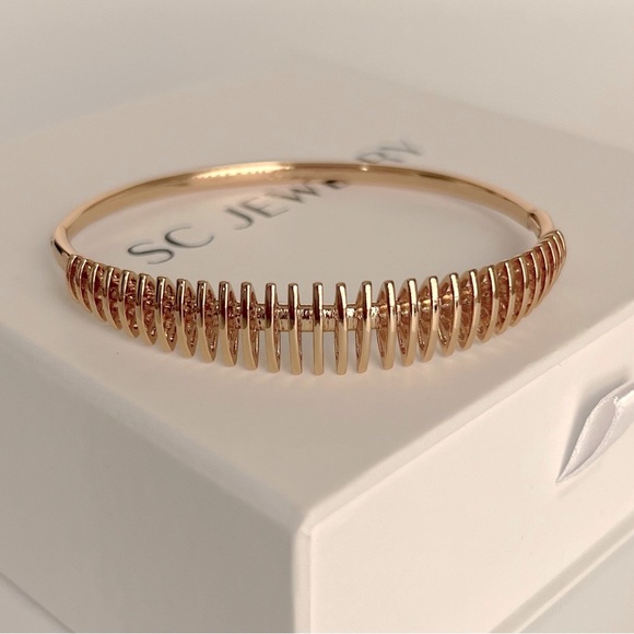 18k Gold Plated Bangle Bracelet Waterproof Jewelry - Picture 5 of 12